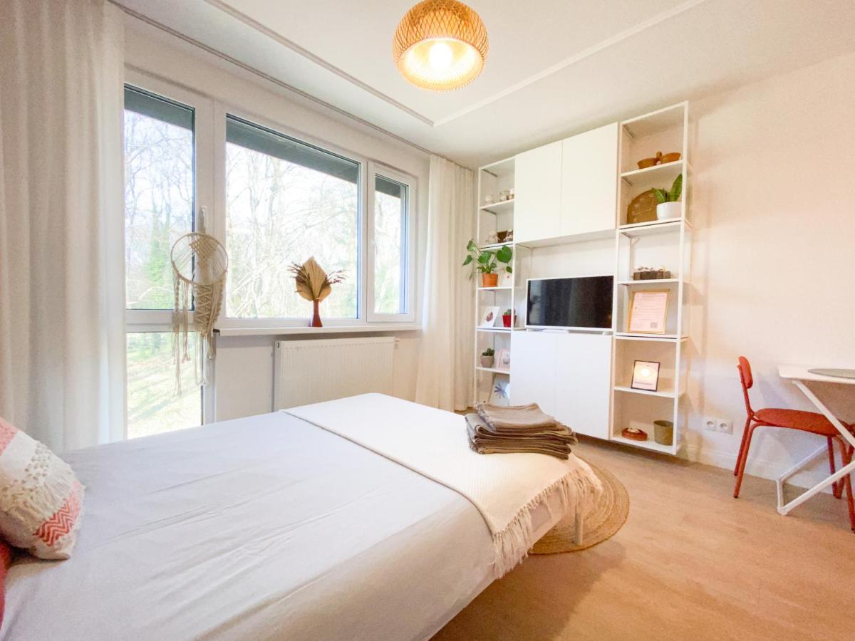 Apartament Fala Metro Sgh Klub Stodola Parking Parkview Fast Wifi Varsó Kültér fotó