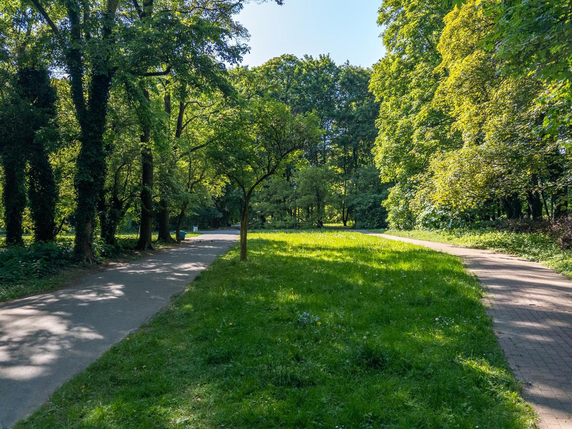 Apartament Fala Metro Sgh Klub Stodola Parking Parkview Fast Wifi Varsó Kültér fotó